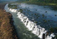 Cataratas del Iguaz y Mocon desde Crdoba y zona en Semana Santa